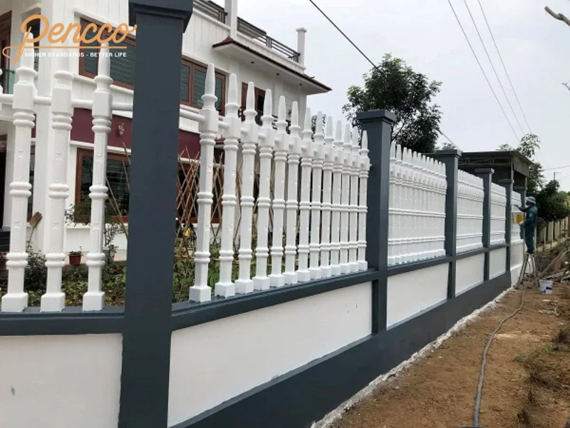 Hàng rào bê tông màu xám đậm kết hợp màu trắng