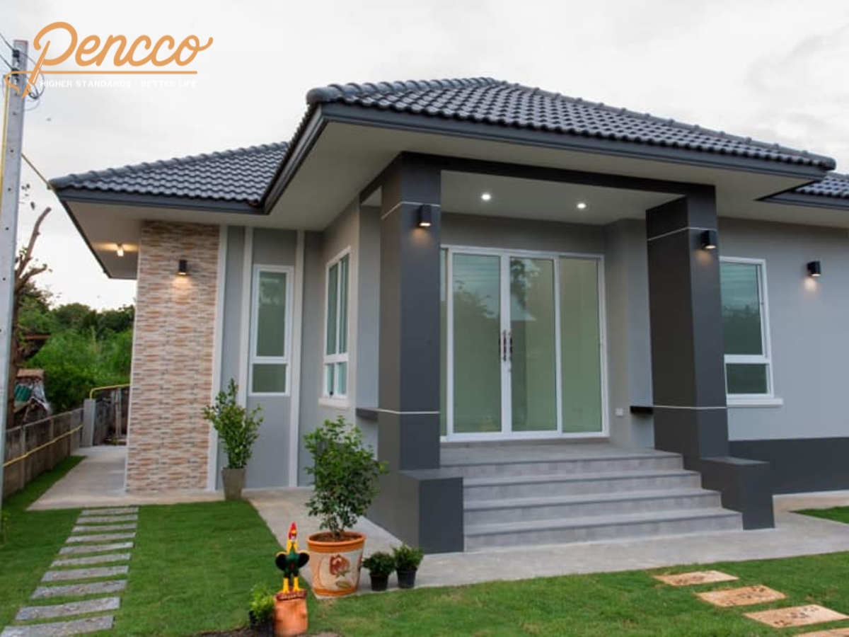 Ngôi nhà mái Thái đơn giản với tông xám và trắng hiện đại.